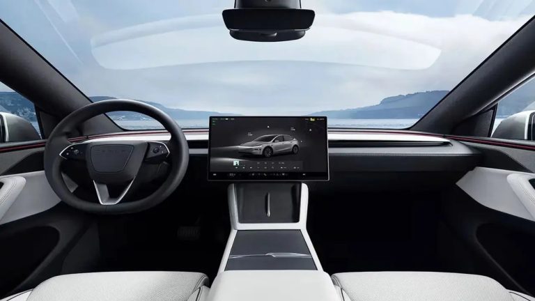 Tesla Model Y L Çin’de Tanıtıldı: Daha Uzun, Daha Geniş ve Daha Lüks