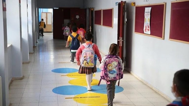 Okul Alışverişi Başladı: Çanta Fiyatlarında %60’a Varan Artış Gözlendi