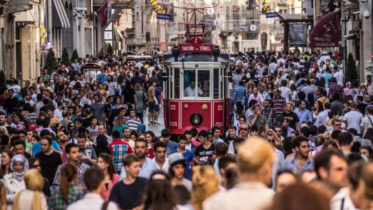 TÜİK’ten Bir İlk: Türkiye Nüfus İstatistikleri Artık Üç Aylık Dönemlerde Açıklanacak