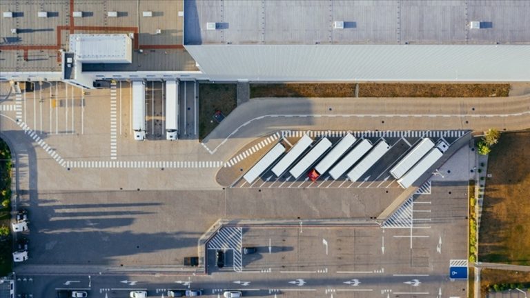 Alman Fabrika Siparişleri Beklentileri Aştı: Uluslararası Talep Düşüşü Etkili Oldu