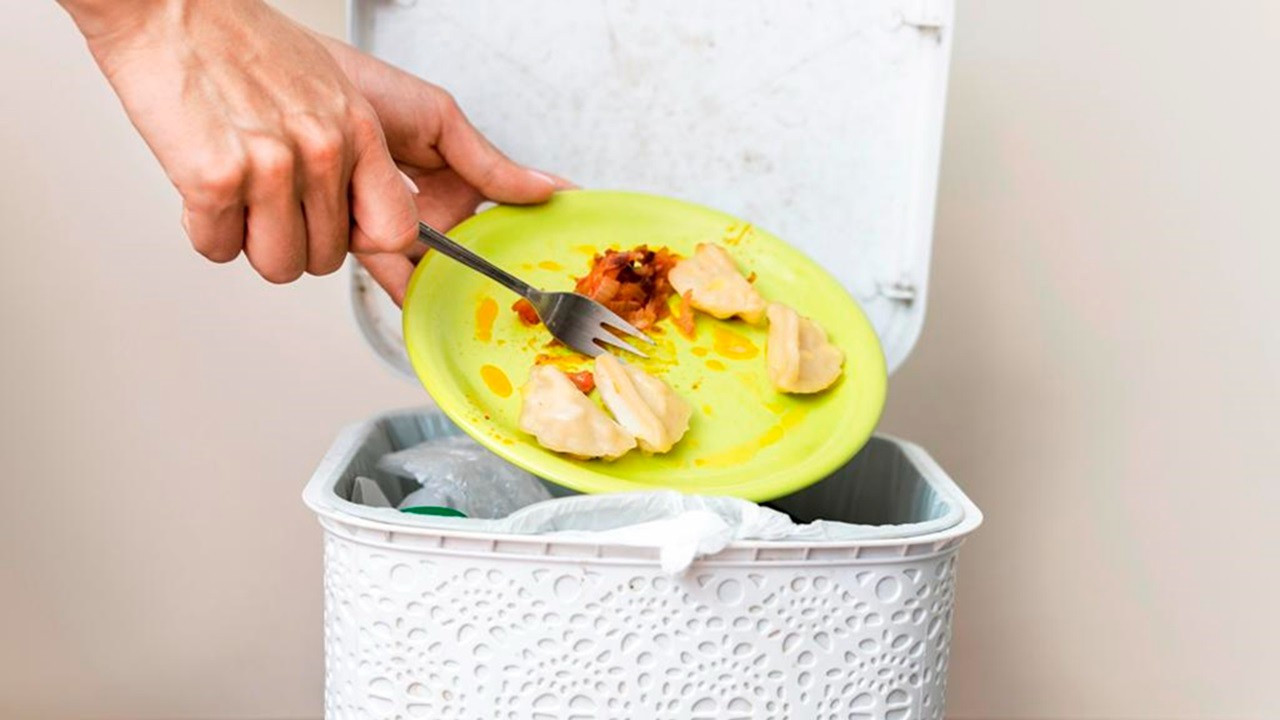 Türkiye’de Gıda İsrafı Alarm Veriyor: Yıllık 23 Milyon Ton Çöp!