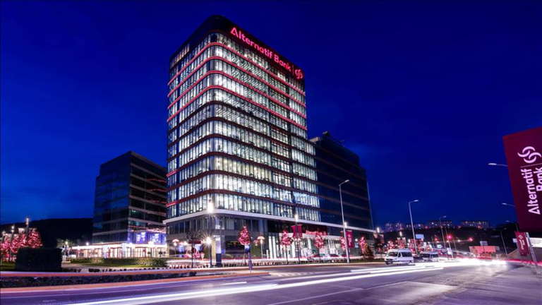 Alternatif Bank Büyüme Rüzgarı: İlk Yarıda %25 Artış, Kâr 1 Milyar TL’yi Aştı