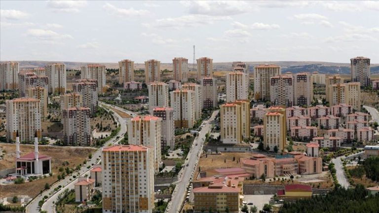Türkler Yurt Dışı Konut Alımında Rekor Kırdı, Yabancı İlgisi Azalıyor
