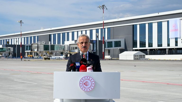 İstanbul Havalimanları Yolcu Rekoru Kırdı: Ağustos’ta Her İki Yolcudan Biri İstanbul’da