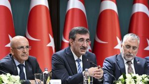 OVP: Enflasyon Hedefi 2028’e Ertelendi, Bütçede Sıkılaşma ve Özelleştirme Gelirleri Öne Çıkıyor