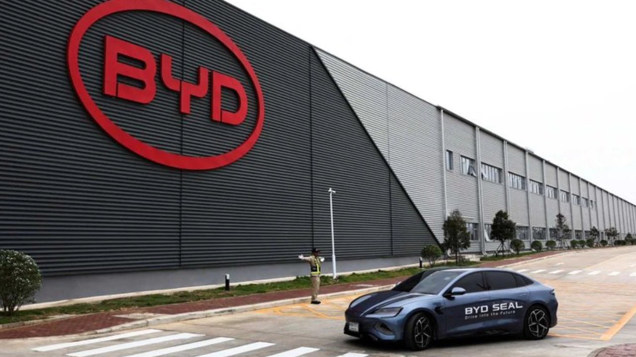BYD Satış Hedefini Rekabet Nedeniyle Düşürdü: Büyüme Yavaşlıyor Mu?