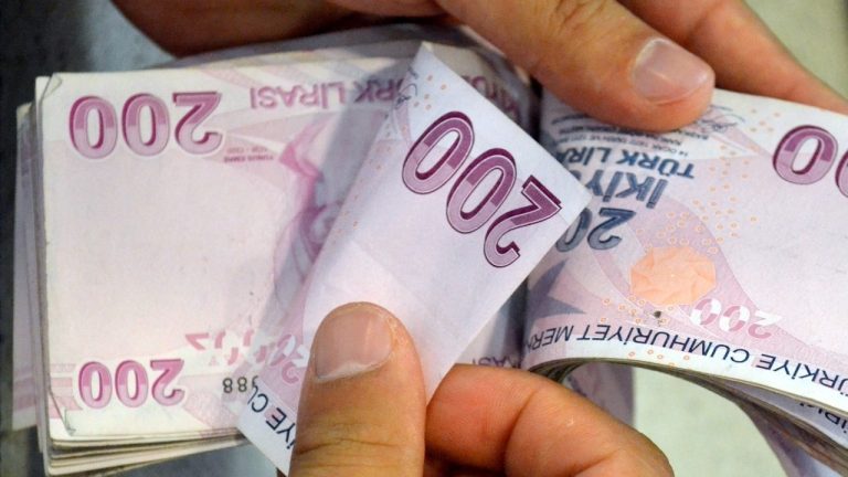 TL Mevduat Yarışı: Bankalar Ceza Endişesiyle Faizleri Rekor Seviyeye Çıkardı