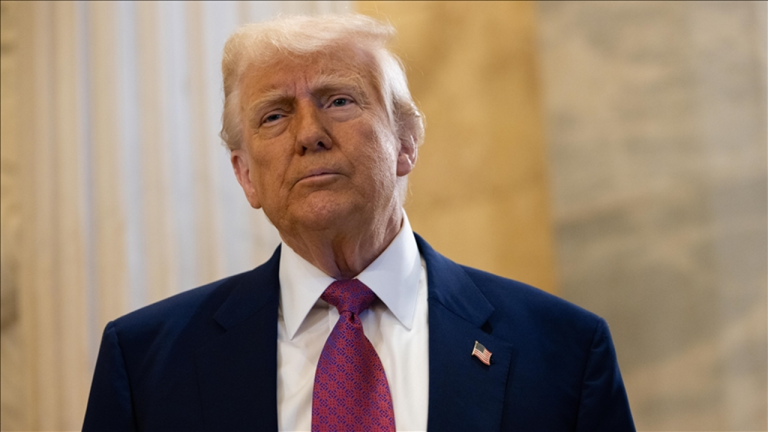 Trump Gümrük Vergisi Davasını Yüksek Mahkeme’ye Taşıyor: Kritik Dönemeç