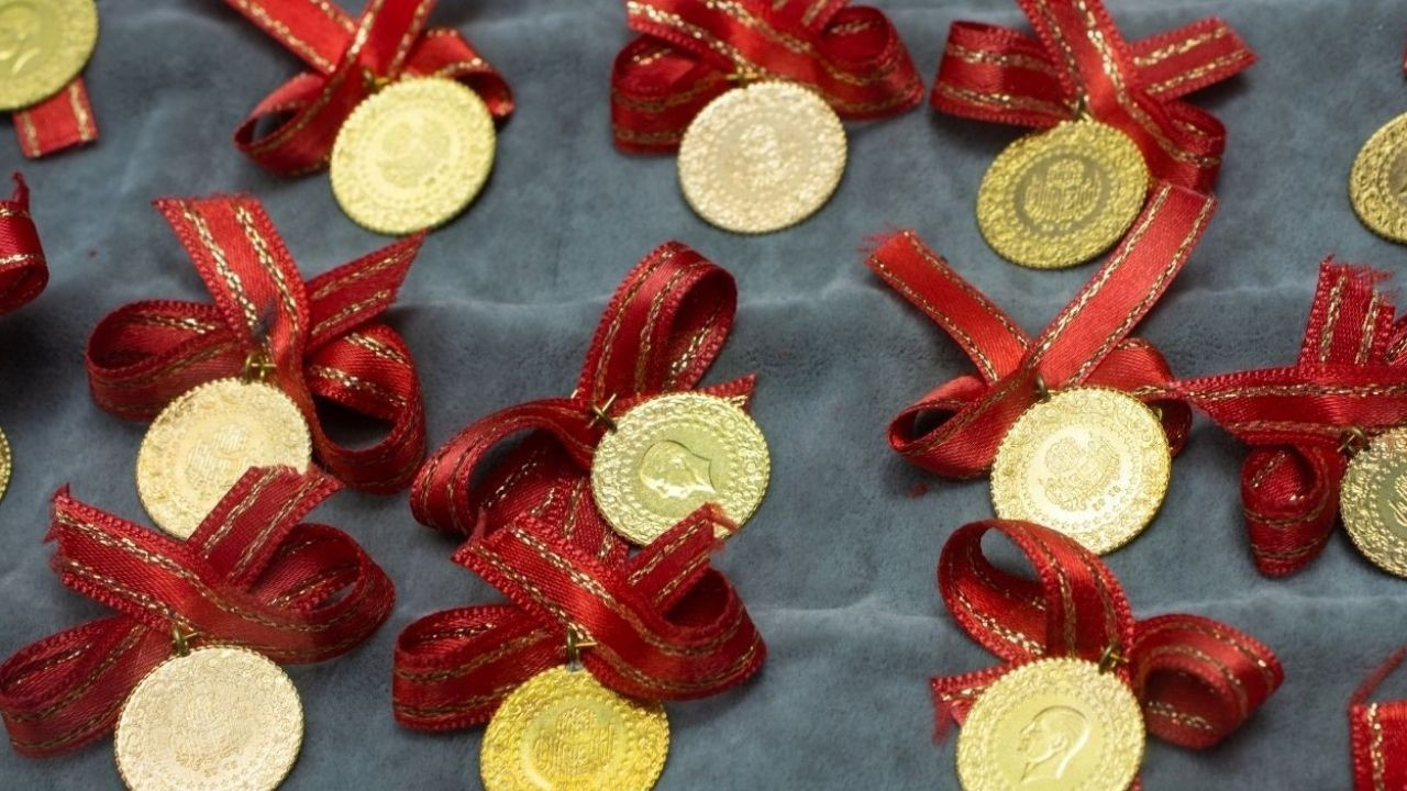 Altın Fiyatları Rekor Tazeledi! Gram, Çeyrek ve Yarım Altın Ne Kadar?