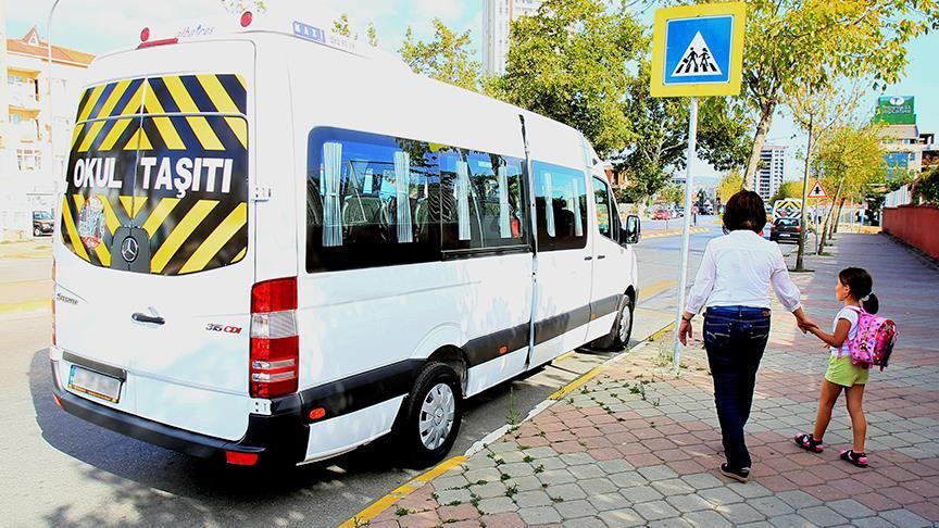 İstanbul’da Okul Servis Ücretlerine Yüzde 50 Zam Talebi: Kısa Mesafe 3800 TL Olabilir