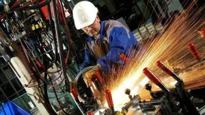 Sanayi İstihdamında Düşüş Devam Ediyor: İmalatta 215 Bin Kayıp Yaşandı