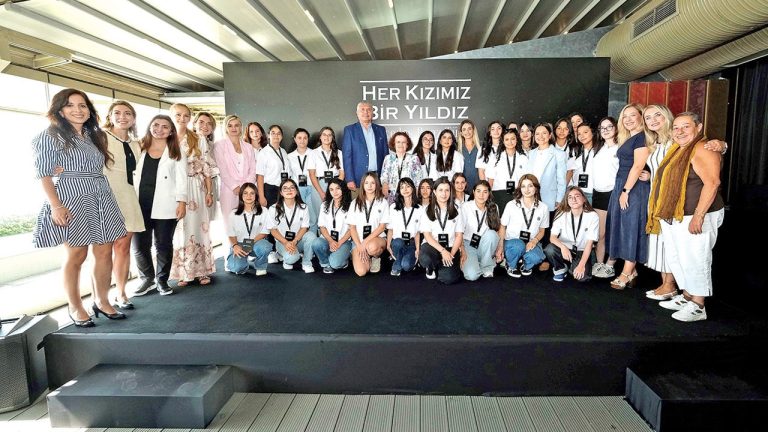 Mercedes-Benz Türk’ten Eğitimde Fırsat Eşitliği: 6.500 Kız Öğrenciye Destek
