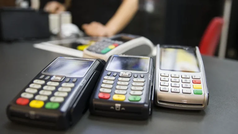 POS Komisyonlarında Yeni Düzenleme: Banka Kartlarına Büyük İndirim Geldi