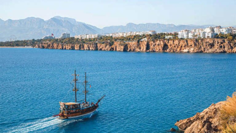 Antalya Turizmde Yükselişini Sürdürüyor: 18 Milyon Turist Hedefine Doğru