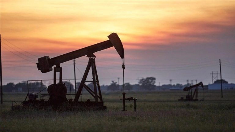 Petrol Fiyatları Jeopolitik Risklerle Yükseldi: Brent 69,46 Dolara Ulaştı