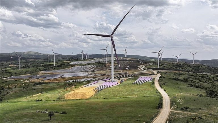 YEKA Rüzgar ve Güneş İhaleleriyle Enerji Sektörüne 3,3 Milyar Dolar Yatırım