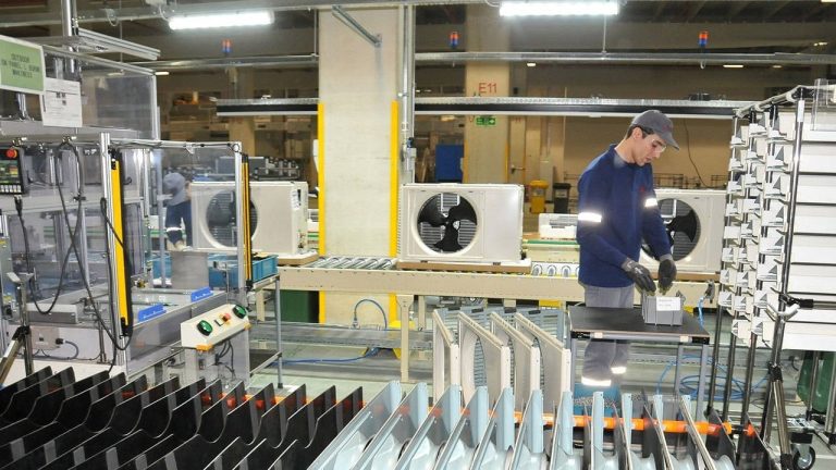 ABD İmalat PMI Eylül’de Beklentileri Aştı: S&P Global Verileri Ne Anlama Geliyor?