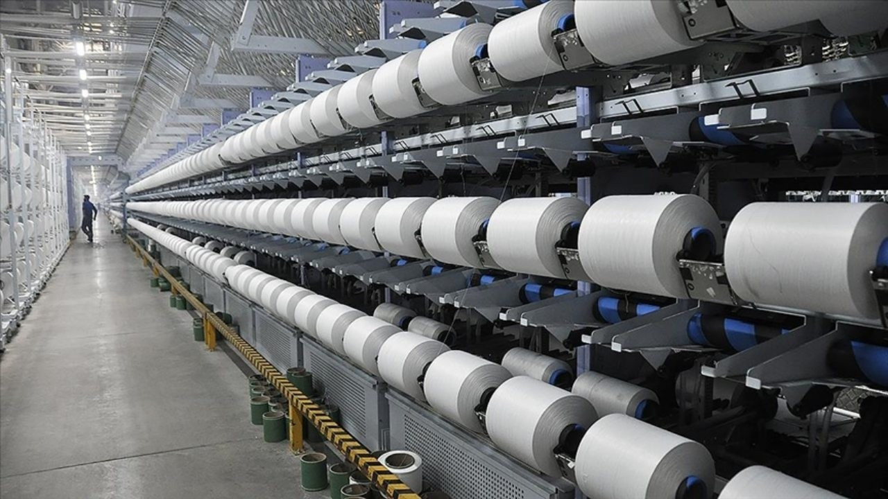 Sentetik Elyaf Küresel Tekstil Pazarını Ele Geçirdi: Polyester Liderliği Pekiştiriyor