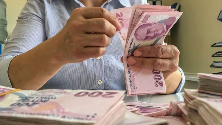 Memur Maaşları Alarm Veriyor: Açlık Sınırı 37 Bin TL’yi Aştı!