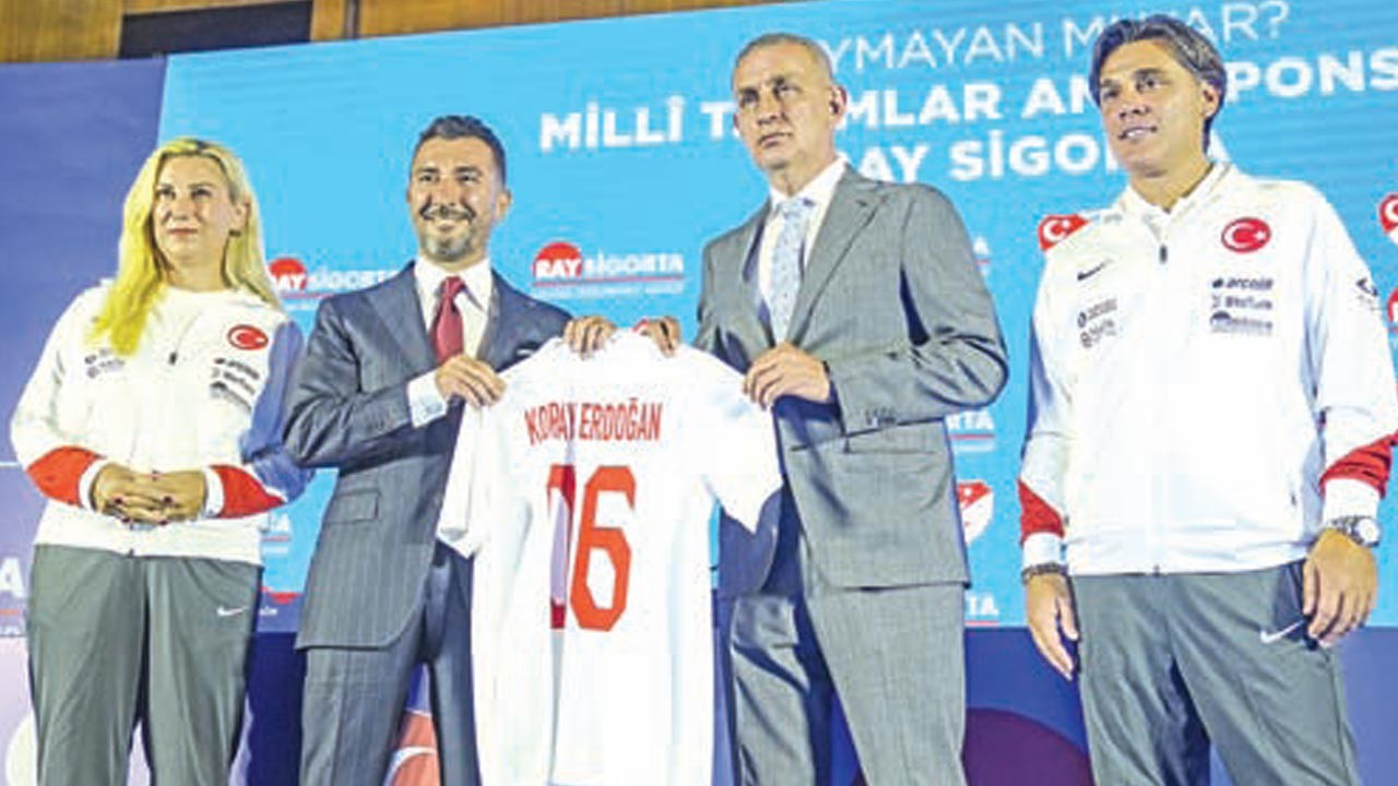 A Milli Futbol Takımları Ray Sigorta Güvencesiyle Sahaya Çıkıyor