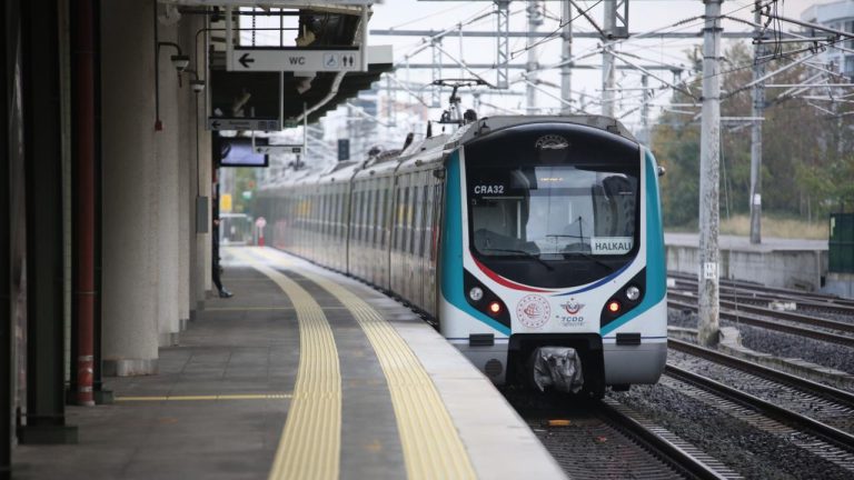 İstanbul Ulaşım Zammına AK Parti’den Tepki: Marmaray ve U-Metro Etkilenmeyecek