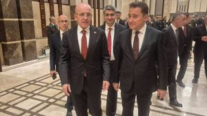 Şimşek ve Babacan Beştepe’de Bir Araya Geldi: Ekonomi Gündemi Konuşuldu Mu?
