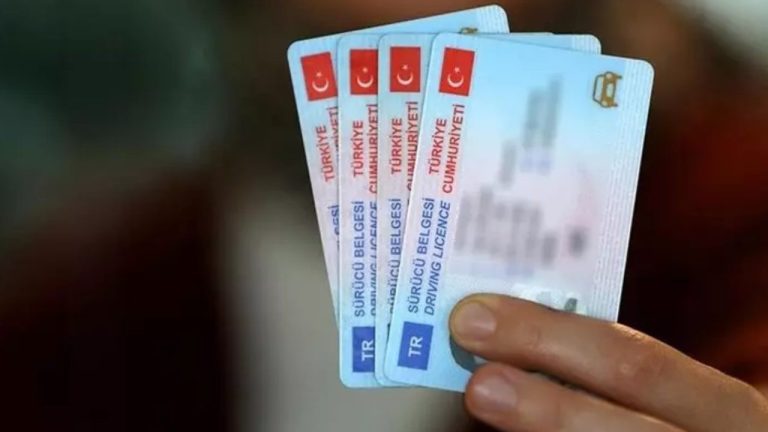 Ehliyet Yenileme Alarmı: Son 2 Gün! 7.438 TL’lik Ücret Artışı Kapıda