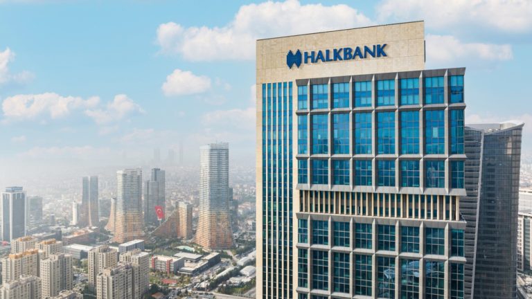 Halkbank Hisseleri Erdoğan-Trump Görüşmesi Sonrası Sert Yükseldi: İşte Detaylar