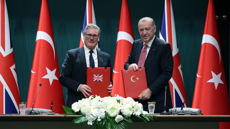 Türkiye ve İngiltere’den Savunma Sanayii Hamlesi: Eurofighter Anlaşması İmzalandı