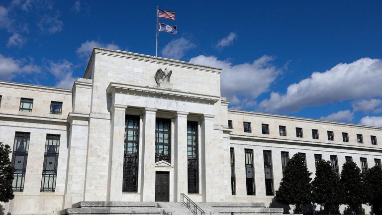 ABD Hükümet Kapanması: Fed Faiz İndirimi Beklentileri Ertelenebilir mi?