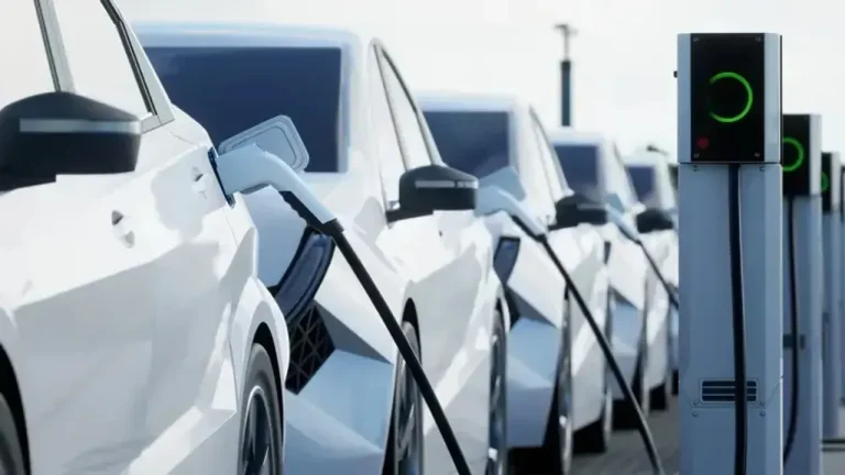 Elektrikli ve Hibrit Otomobillerde Rekor Artış: Pazar Payı Yüzde 45’e Ulaştı