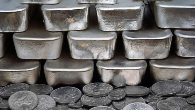Gümüş Fiyatları Rekor Kırdı: Ons Başına 51 Doları Aştı!