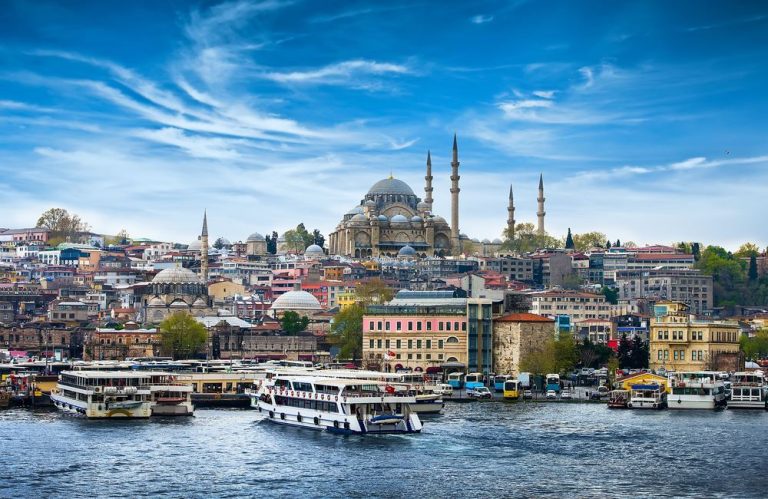 İstanbul’da Yaşam Maliyeti Rekor Kırdı: Aileler İçin 100 Bin TL Sınırı Aşıldı
