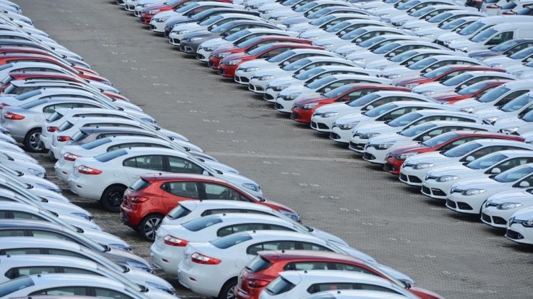 Kredi Frenine Rağmen Otomotiv Satışları Rekor Kırıyor: İşte Sebebi