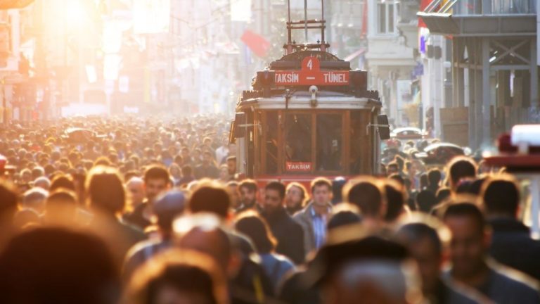 İstanbul’da Yaşam Maliyeti Rekor Seviyede: Dört Kişilik Aile İçin 102 Bin TL’yi Aştı