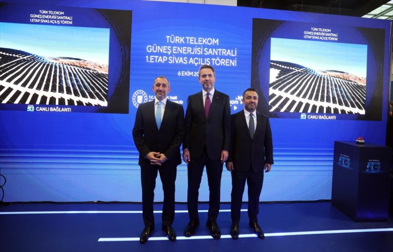 Bakan Bayraktar Sivas GES Açılışını 5G ile Yaptı: Yenilenebilir Enerjide Rekor Beklentisi