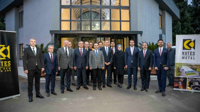 Bakan Kacır, Kutes Fabrikasını Ziyaret Etti: Sürdürülebilirlik Vurgusu
