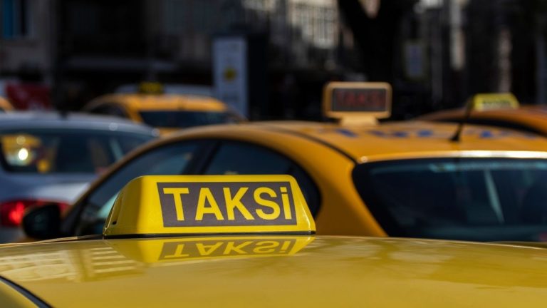 İBB Taksi Plakası İhalesi: 63 Plaka Satıldı, Fiyatlar Rekor Kırdı
