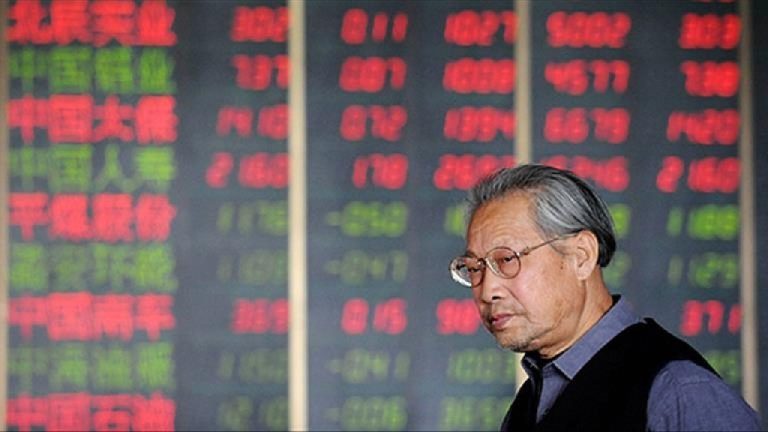 Asya Borsaları Karışık Seyirde: Çin Endişeleri, Japonya Teşvikleri Etkili