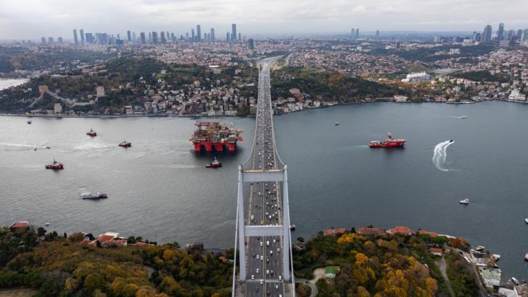İstanbul Boğazı’nda Rekor Yoğunluk: 9 Ayda 30 Bin Gemi Geçiş Yaptı!