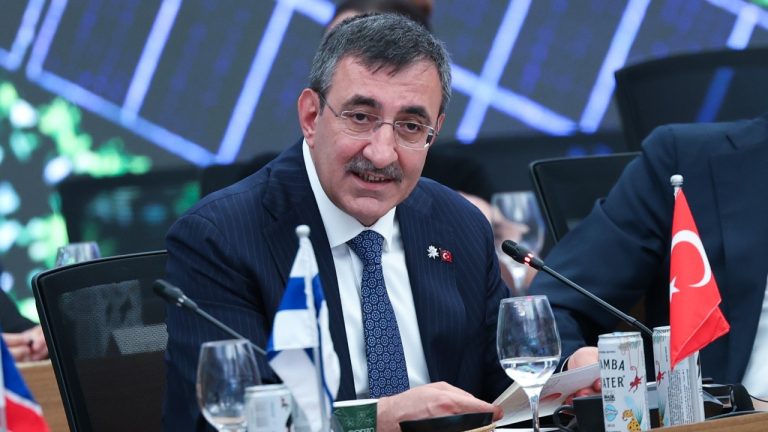Cevdet Yılmaz: Türkiye, Enerji Dönüşümünü Kalkınma Stratejisinin Merkezine Alıyor