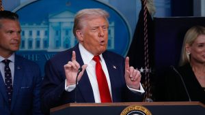 Trump’tan Gümrük Vergisi Geliri Sürprizi: Vatandaşlara 2000 Dolar Temettü Müjdesi