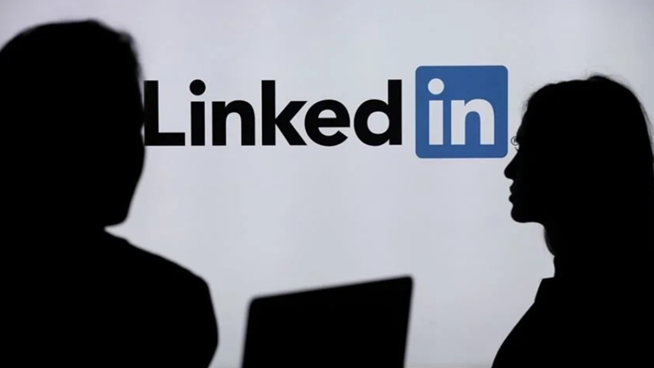 LinkedIn Deneyi: Kadınlar “Erkek Gibi” Olunca Daha mı Görünür Oluyor?
