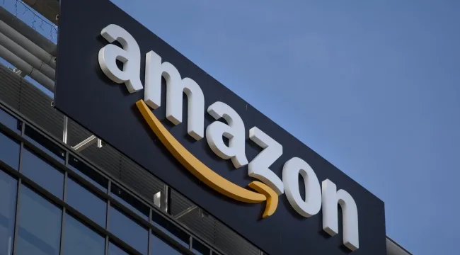 Amazon New York’ta 700 Çalışanını İşten Çıkarıyor: Küresel Yeniden Yapılanma