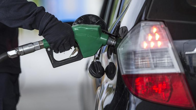 Motorin Fiyatlarına Zam Şoku: ABD Ambargosu ve Rafineri Kârları Etkili Oldu