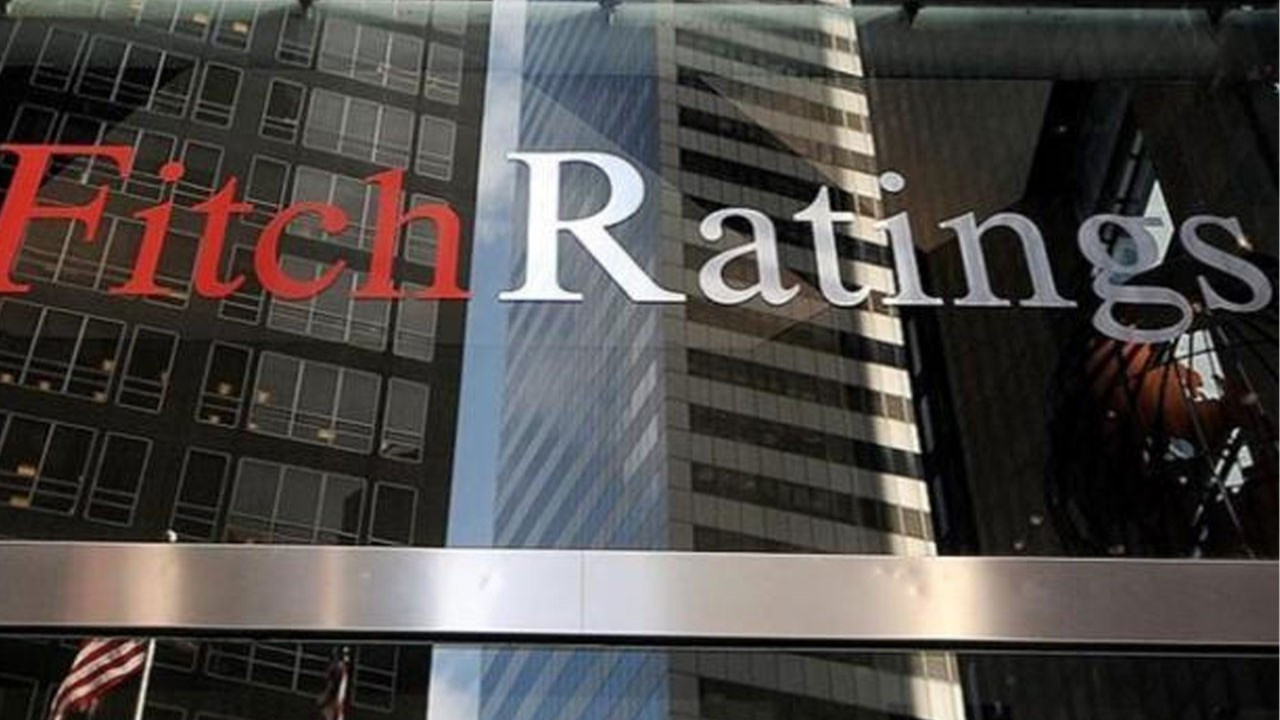 Fitch’ten Arçelik’e Kredi Notu İndirimi: Uluslararası Talep Etkisi