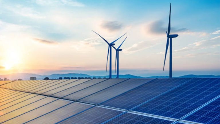 Güneş ve Rüzgar Enerjisi Elektrik Talebini Karşıladı, Fosil Yakıtlar Durdu