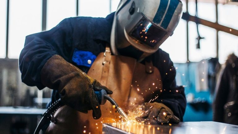 ABD İmalat Sektörü Ekimde Daraldı: ISM PMI Verisi Beklentinin Altında