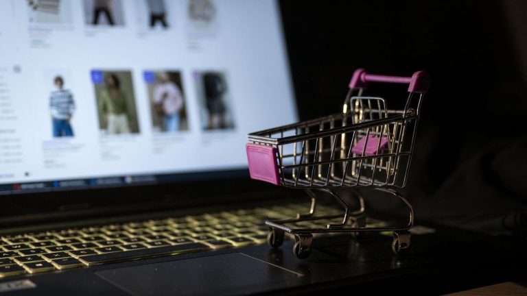 E-İhracat Yükselişte: 2025 Hedefi 8 Milyar Dolar, Payı %3,2’ye Ulaştı