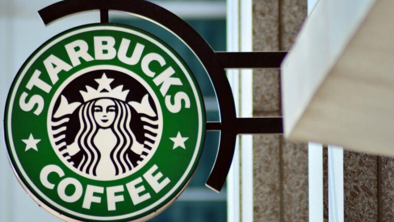 Starbucks Çalışma Yasasını İhlal Etti: Çalışanlara 35 Milyon Dolar Ödeyecek